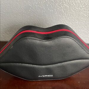 MAC Lip-Shaped Black and Red case